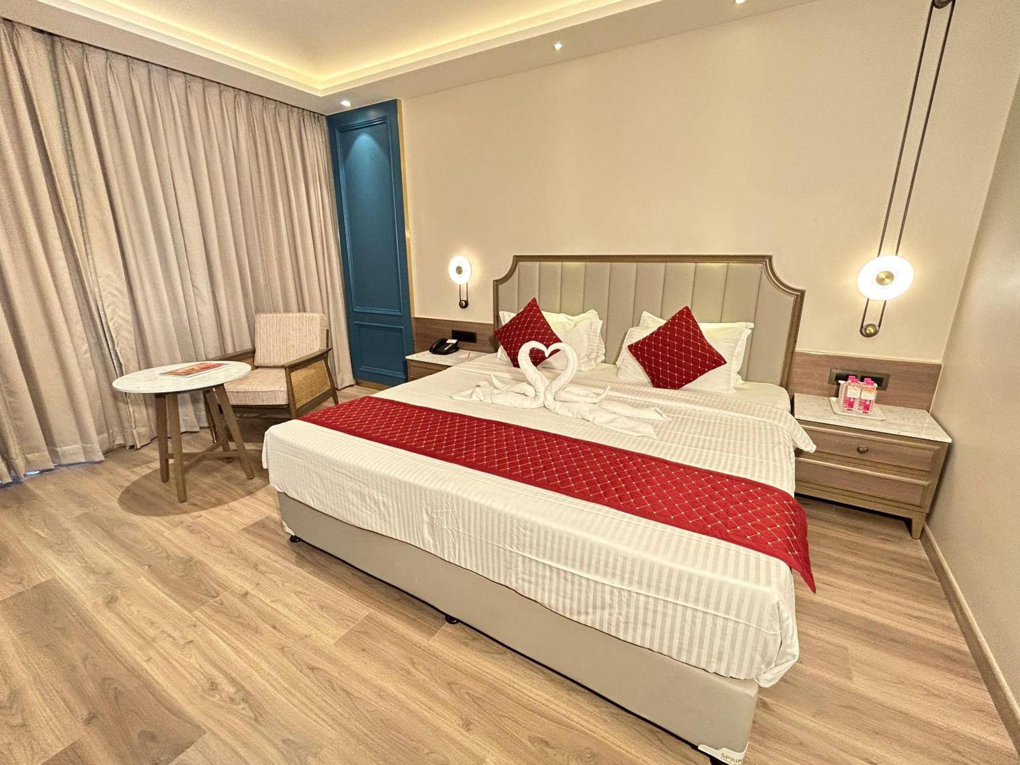 Boulevard 9 Luxury Resort & Spa Nadiad Экстерьер фото
