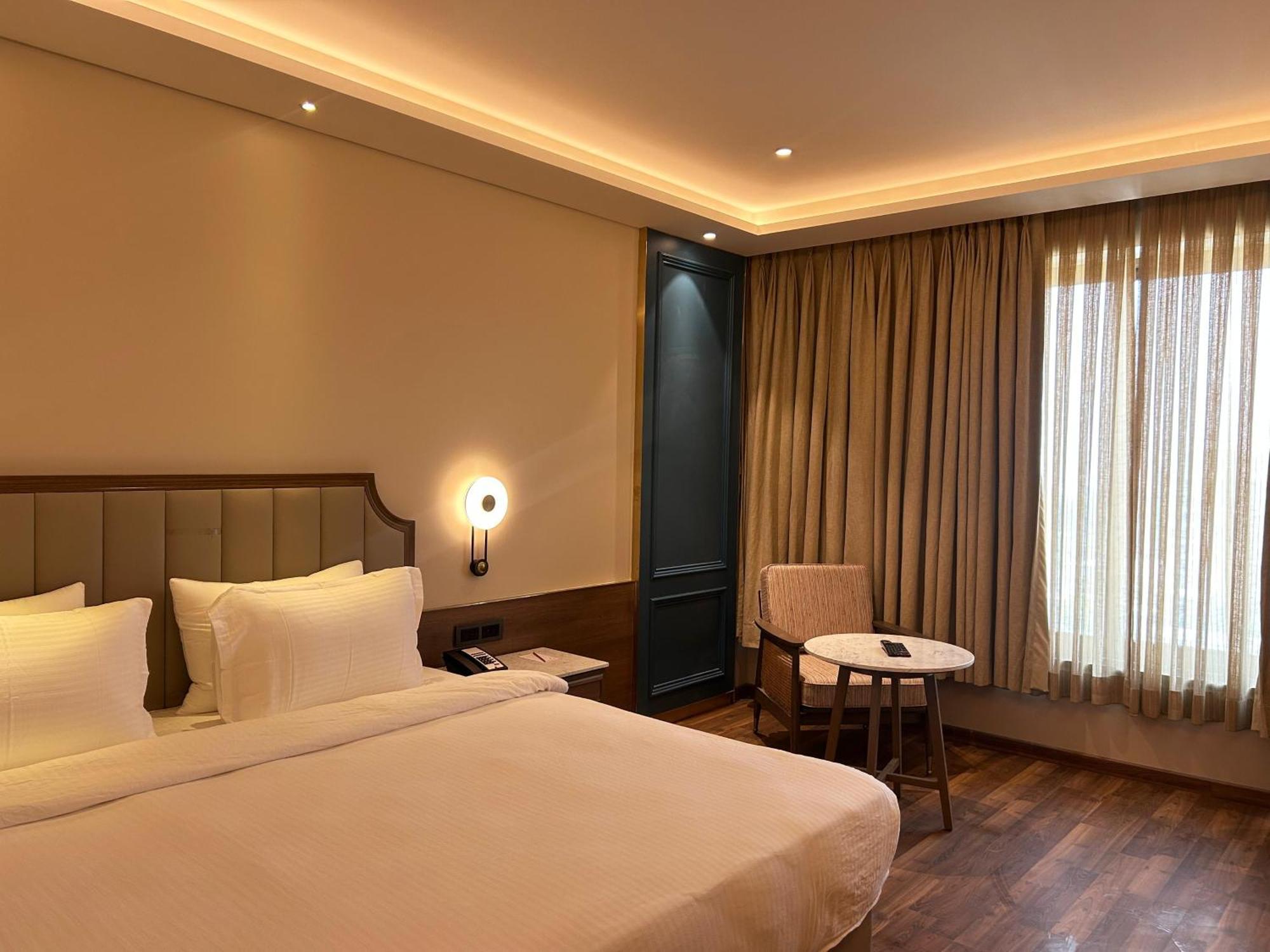 Boulevard 9 Luxury Resort & Spa Nadiad Экстерьер фото